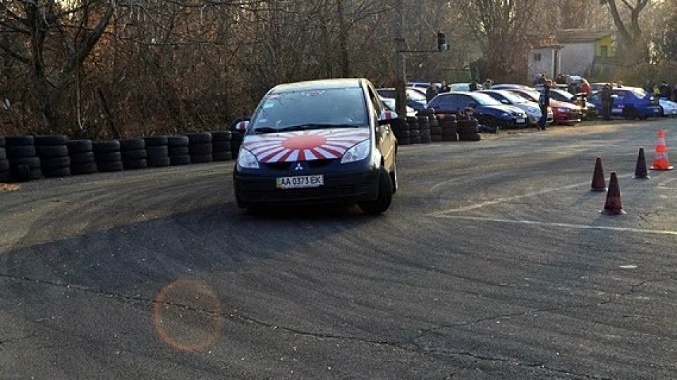 Mitsubishi Colt Японії-Мати) 2