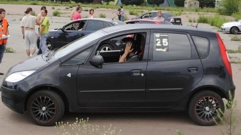 Mitsubishi Colt Японії-Мати) 3