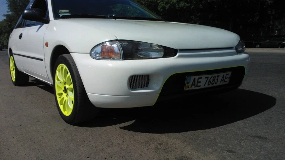 Mitsubishi Colt Японська Ока) 4