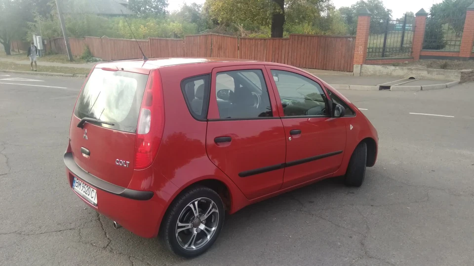 Mitsubishi Colt Червоний шершень 5