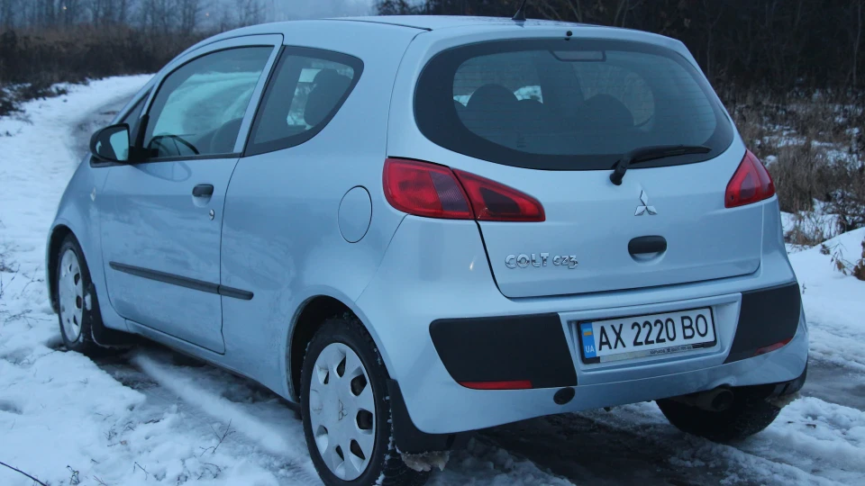 Mitsubishi Colt Маленький місткий 2