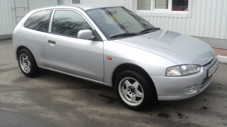 Mitsubishi Colt ( No comments)) ) 2