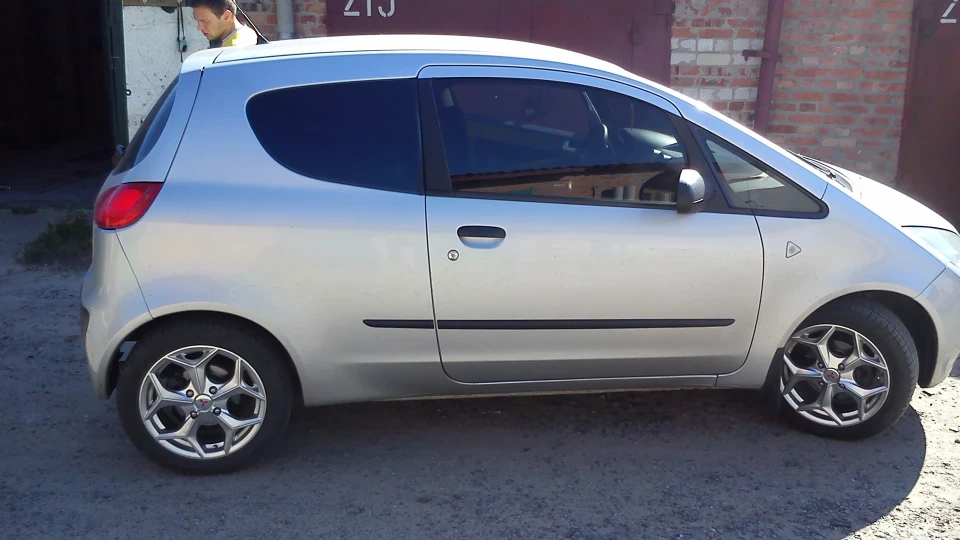Mitsubishi Colt Мандрівник