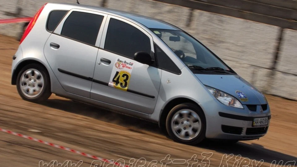 Mitsubishi Colt Мандрівник 3