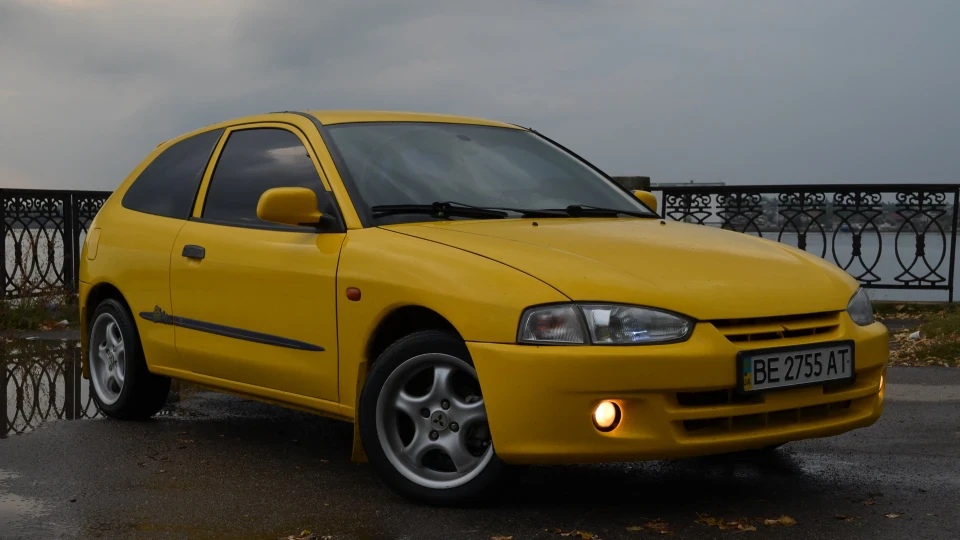 Mitsubishi Colt RAVEN 4