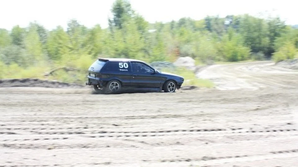 Mitsubishi Colt кермується нормально 3