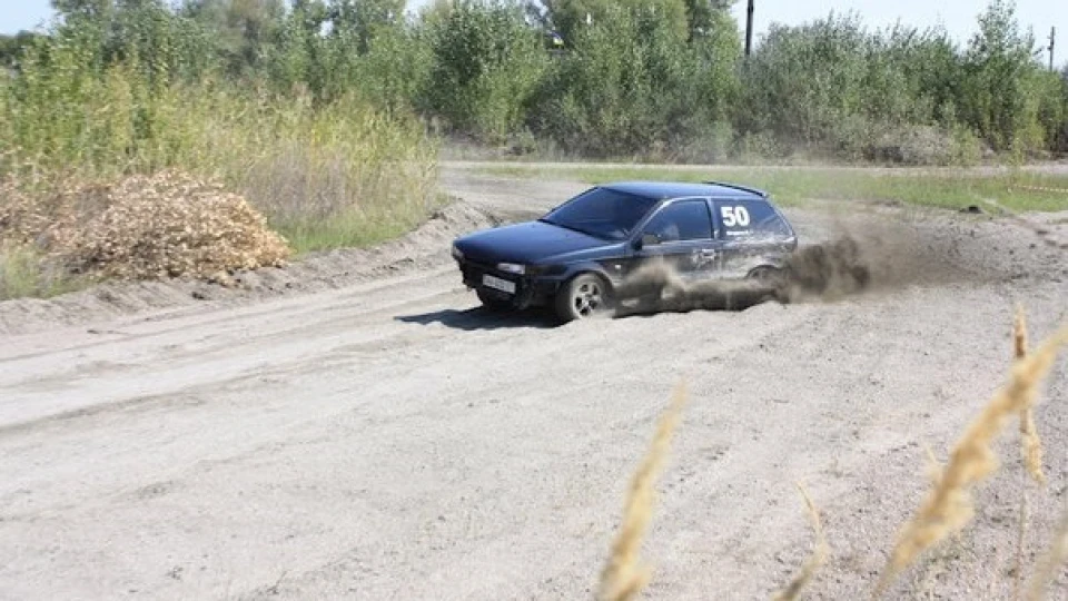 Mitsubishi Colt кермується нормально 5