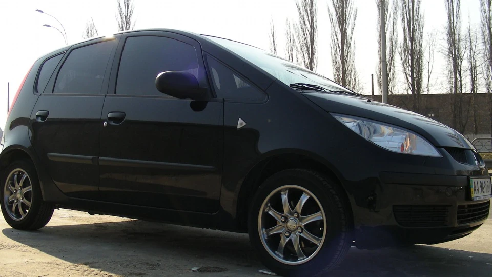 Mitsubishi Colt Version R 5