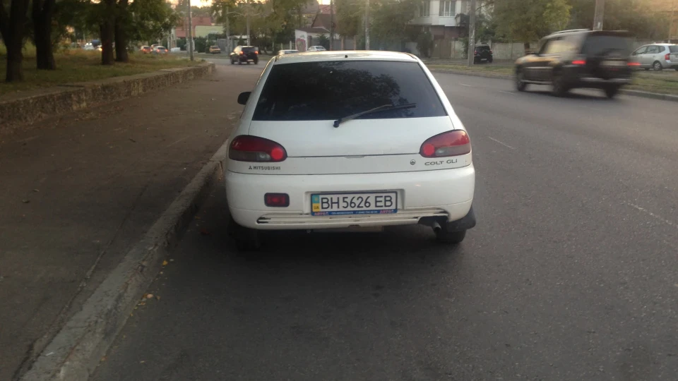 Mitsubishi Colt хом'як (CA0) 3