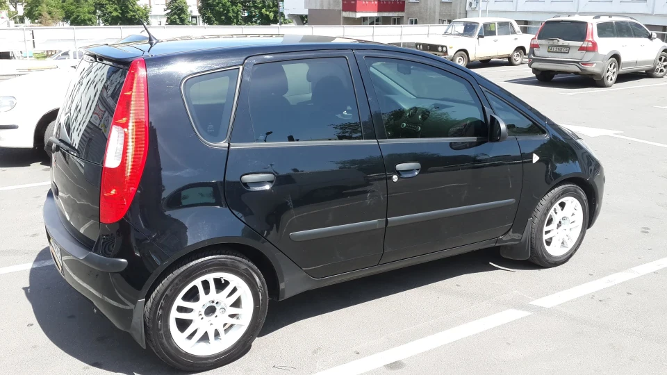 Mitsubishi Colt Z34A 4