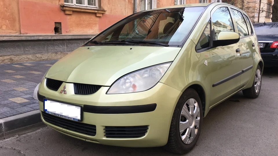 Mitsubishi Colt Жабка