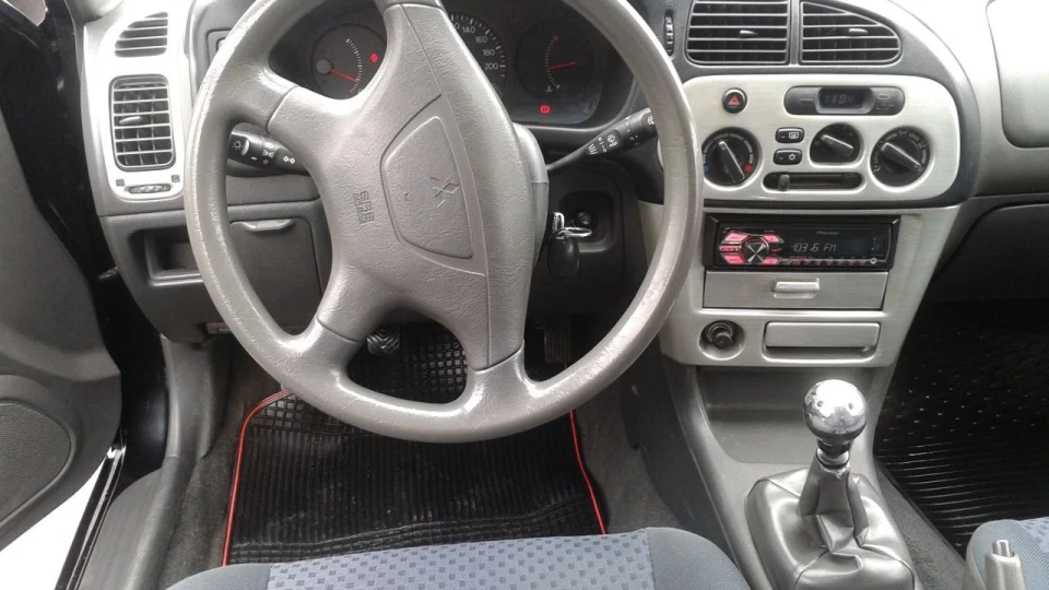 Mitsubishi Colt -Зелена Жаба