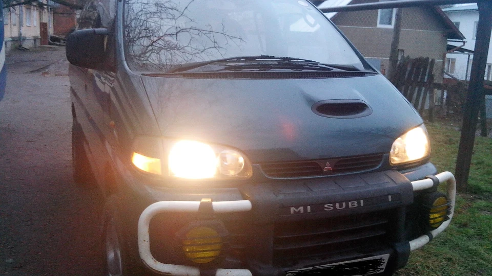 Mitsubishi Delica 5