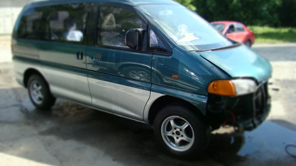 Mitsubishi Delica 2.4 Пекельний намиста))
