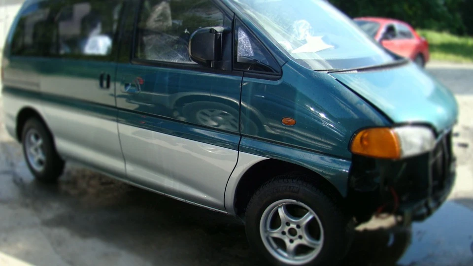 Mitsubishi Delica 2.4 Пекельний намиста)) 2