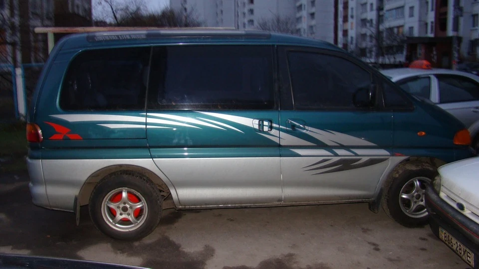 Mitsubishi Delica 2.4 Пекельний намиста)) 4