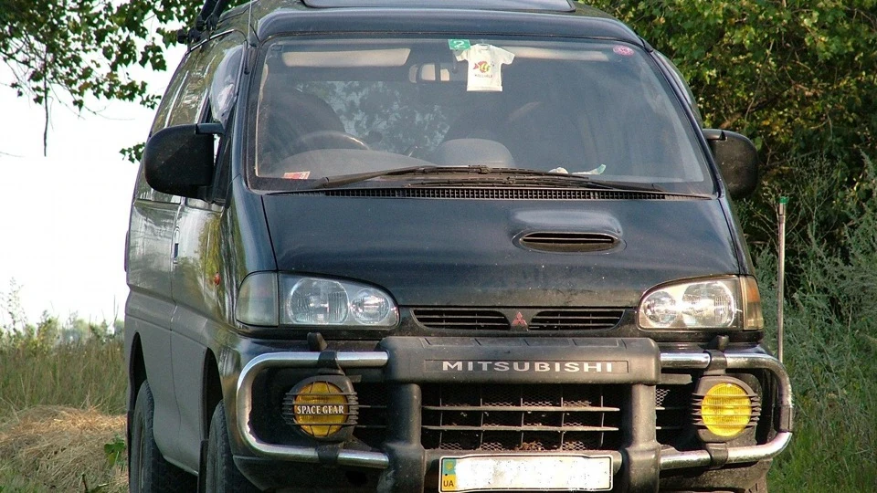 Mitsubishi Delica 2.8 . 4М40