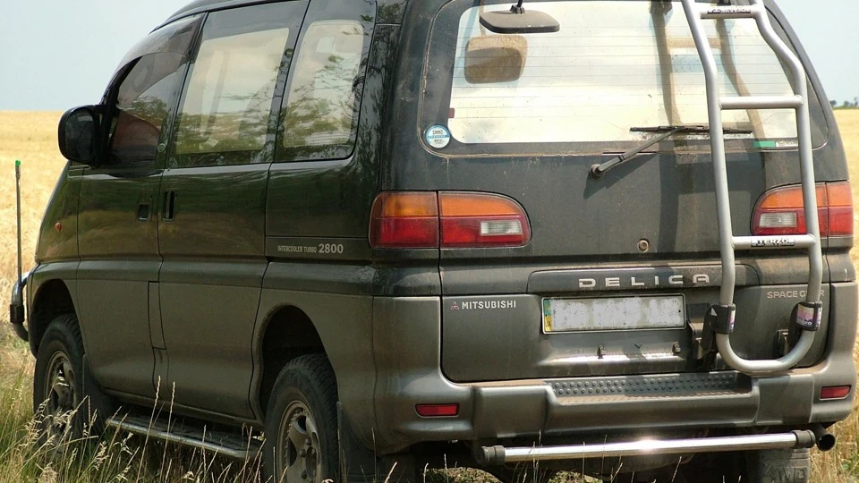 Mitsubishi Delica 2.8 . 4М40 2