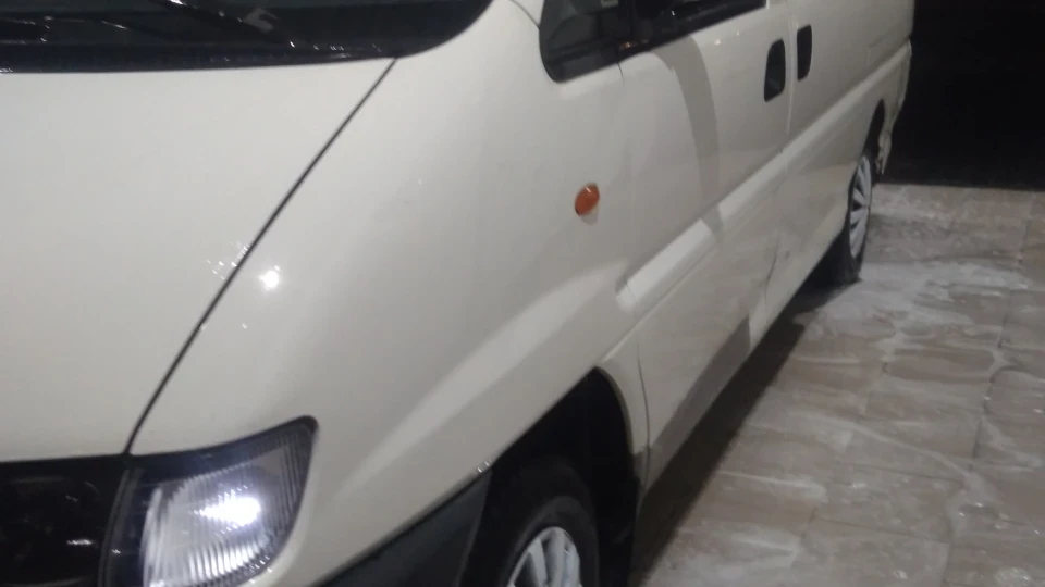 Mitsubishi Delica Блондинка на турбо дизел 2