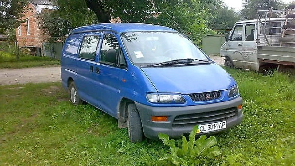 Mitsubishi Delica синій ХуЛіГаН 2
