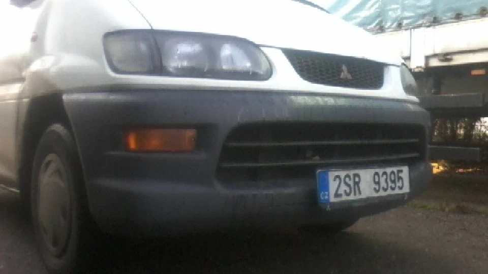 Mitsubishi Delica White 3
