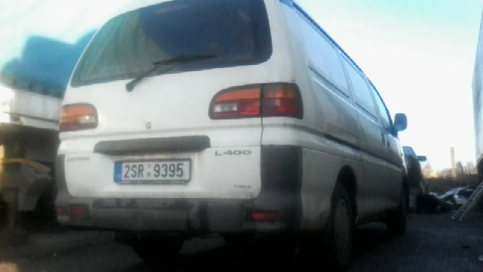 Mitsubishi Delica White 4