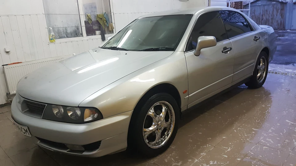 Mitsubishi Diamante GDI 3