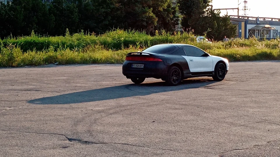 Mitsubishi Eclipse 2