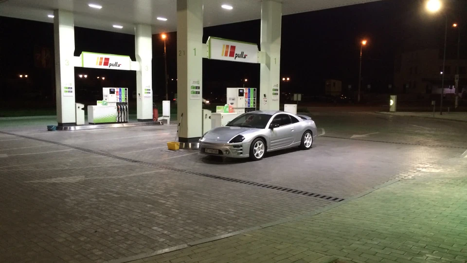 Mitsubishi Eclipse 4