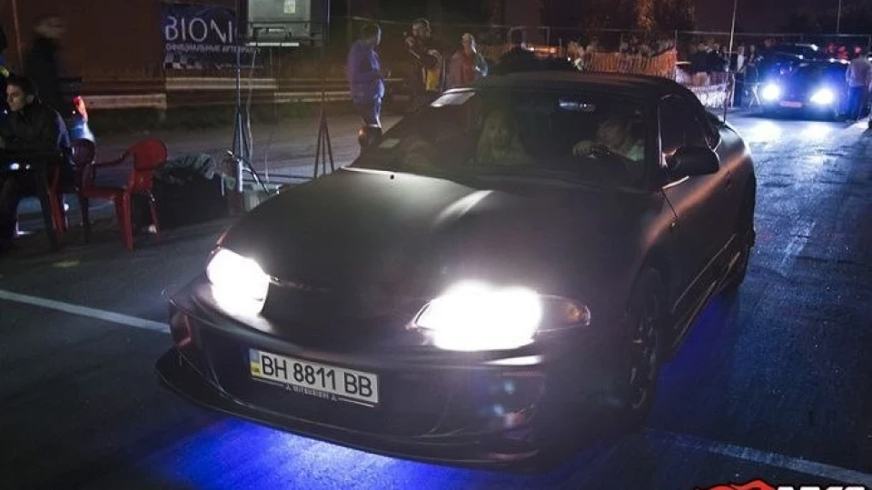 Mitsubishi Eclipse 4