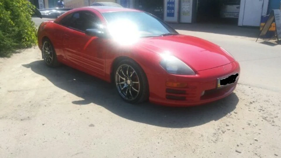 Mitsubishi Eclipse 2
