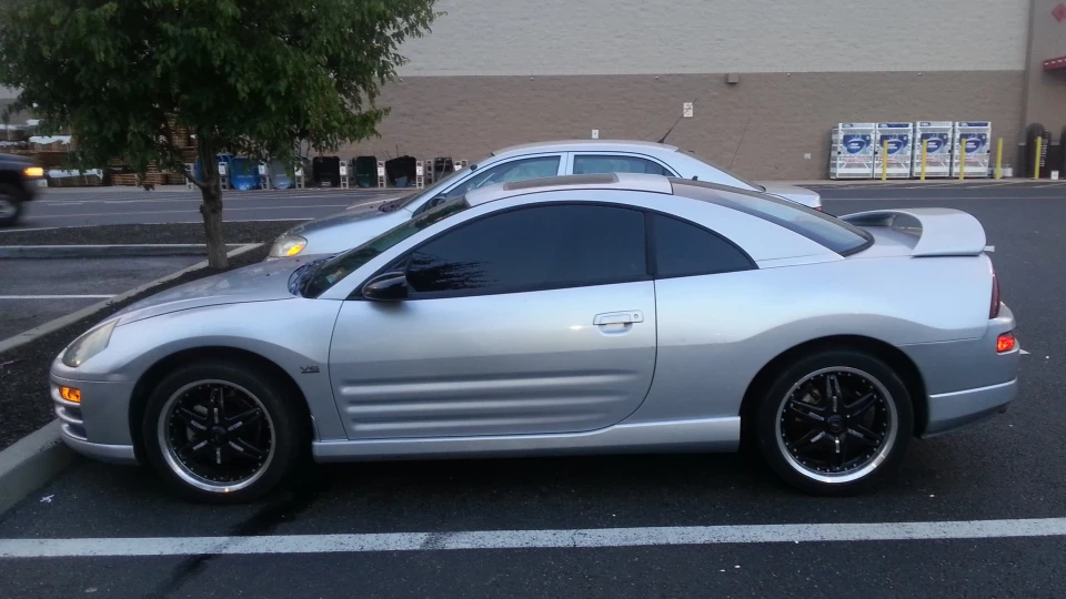 Mitsubishi Eclipse 3.0 GT чекаю турбо!)) 2