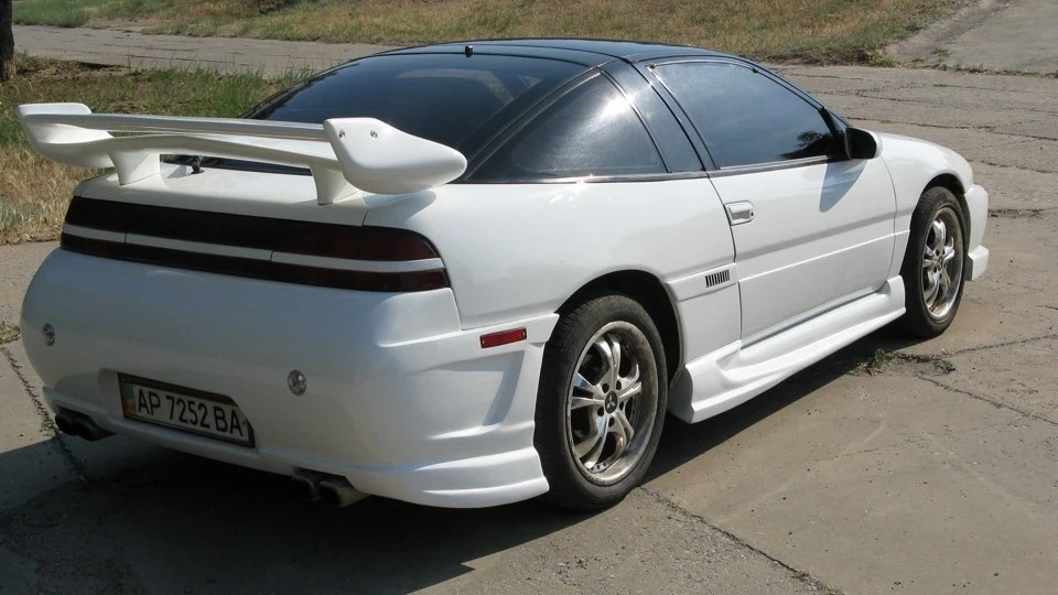 Mitsubishi Eclipse колишня блондинка 2