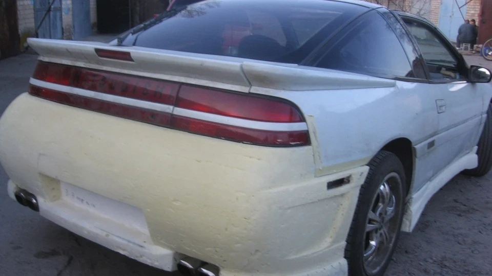Mitsubishi Eclipse колишня блондинка 4