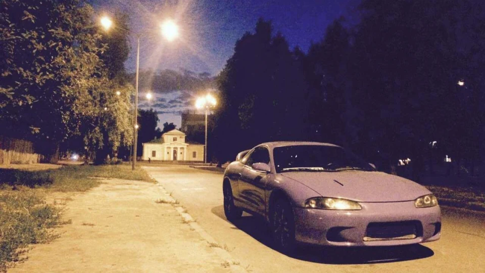 Mitsubishi Eclipse GSX 4