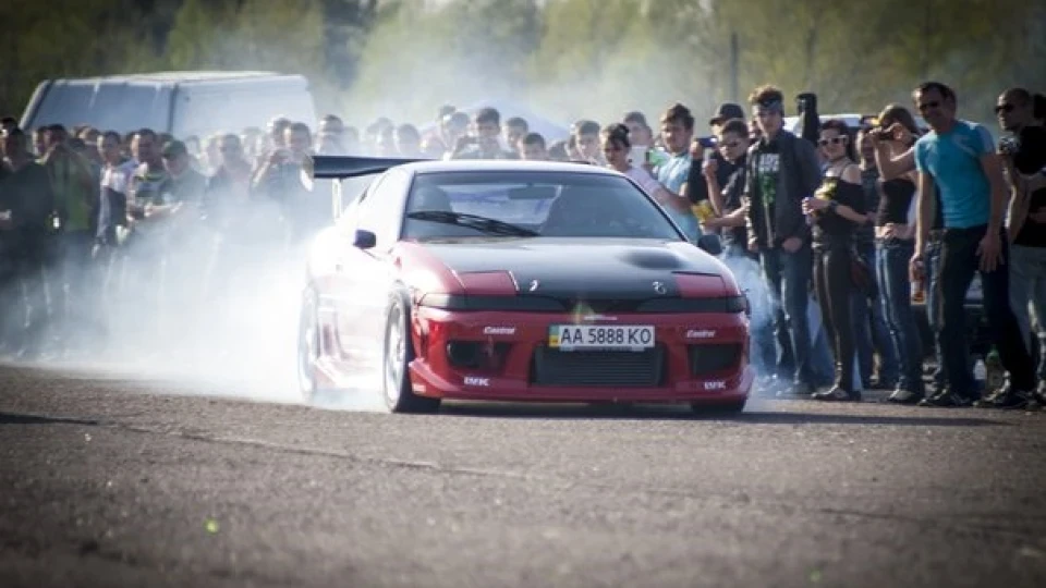 Mitsubishi Eclipse Клепа 3