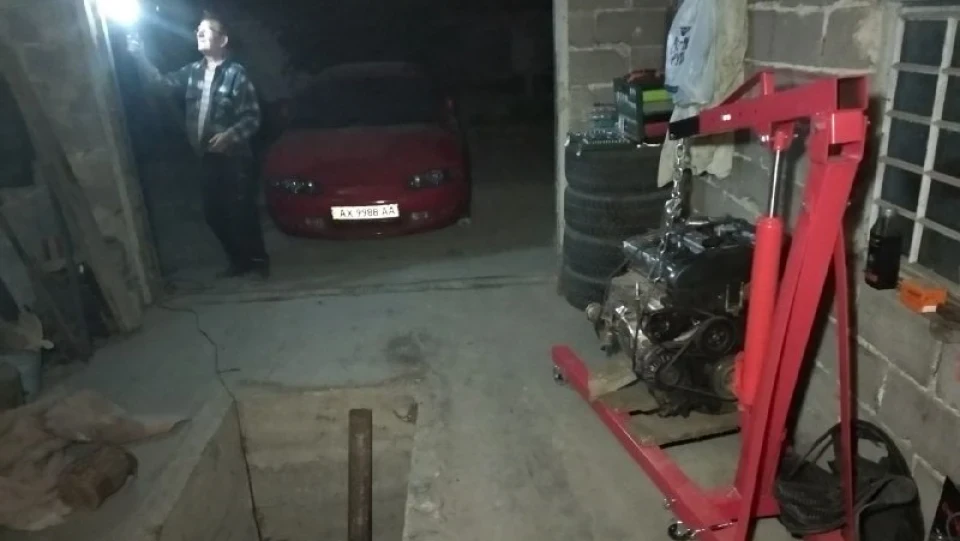 Mitsubishi Eclipse червоний металік2.0турбо 2