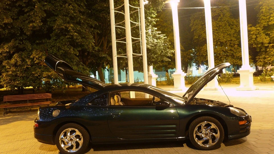 Mitsubishi Eclipse RS Firefly 4