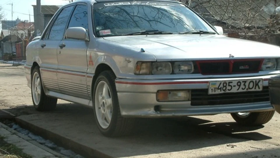 Mitsubishi Galant VR-4 3