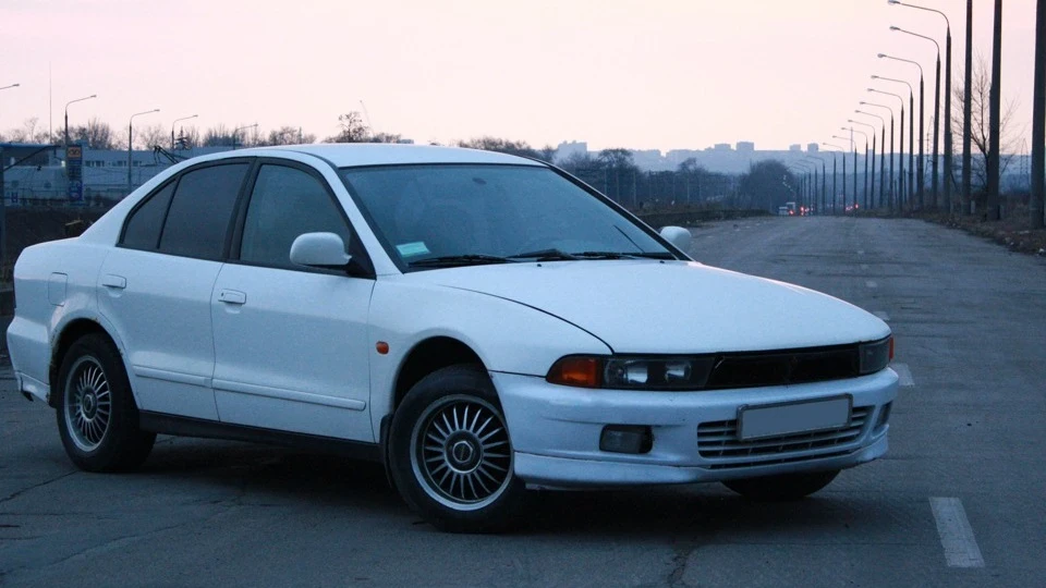 Mitsubishi Galant 2