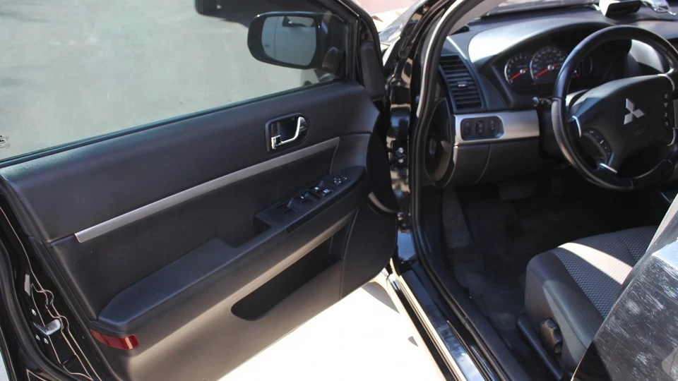 Mitsubishi Galant 5