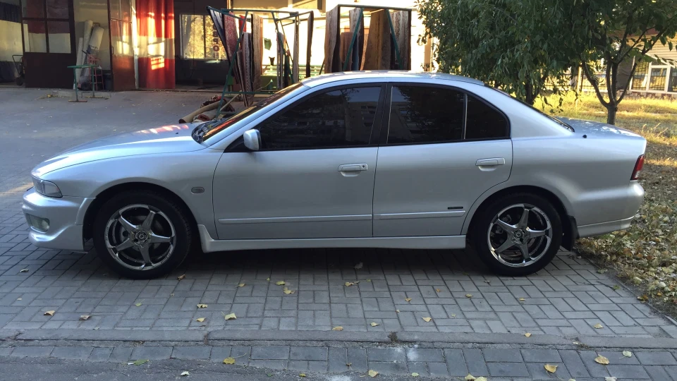 Mitsubishi Galant 3