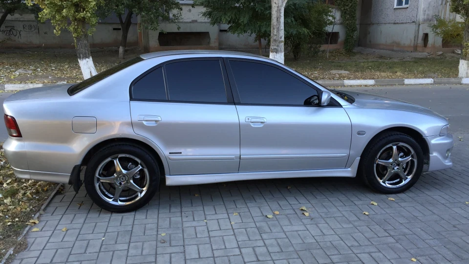 Mitsubishi Galant 5