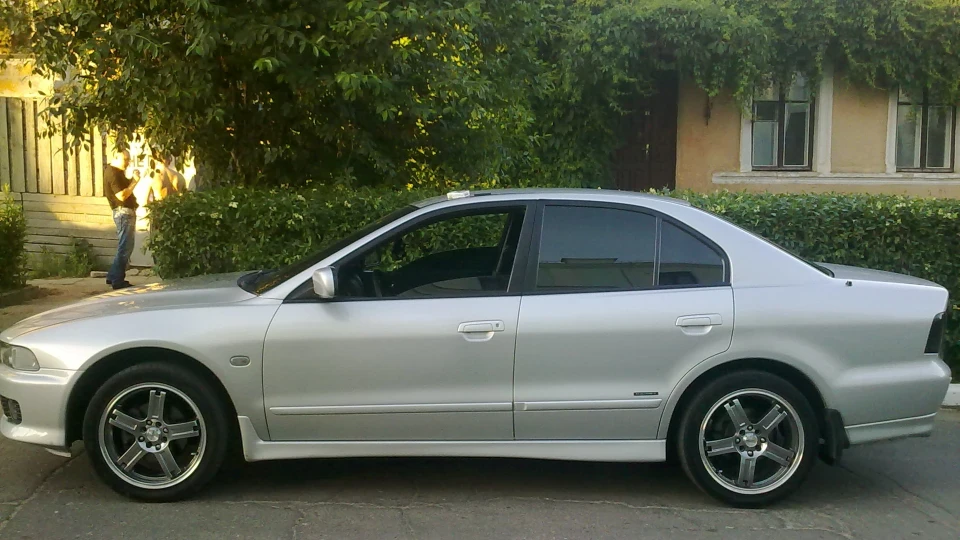 Mitsubishi Galant 2