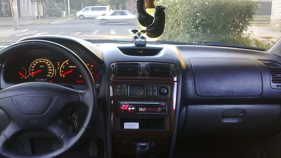 Mitsubishi Galant 5