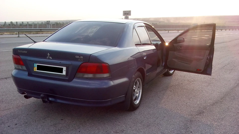 Mitsubishi Galant 2