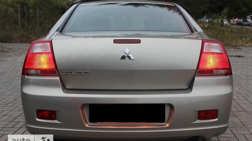 Mitsubishi Galant 3