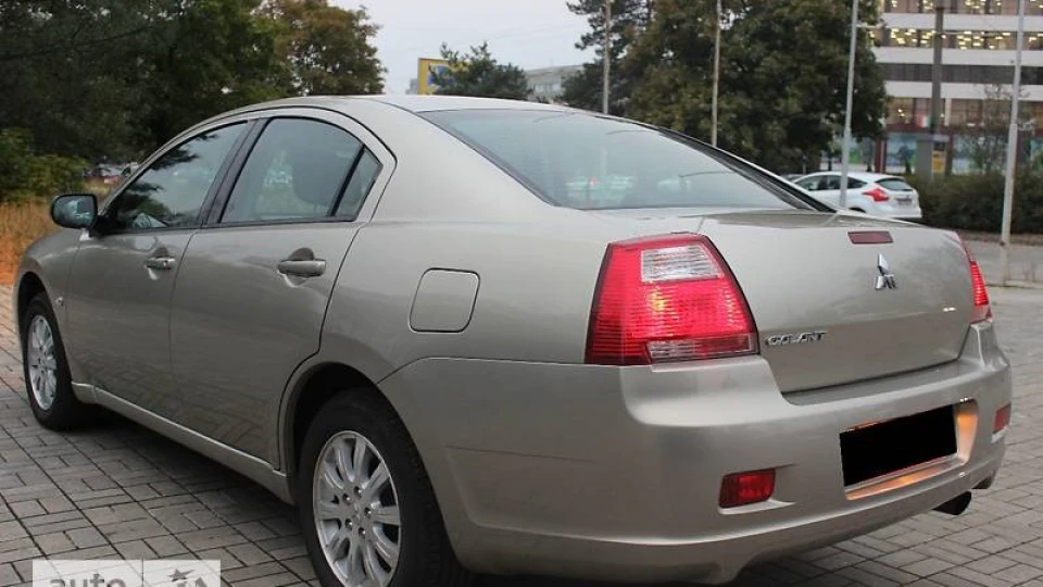 Mitsubishi Galant 4