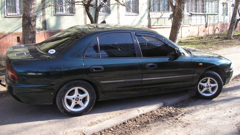 Mitsubishi Galant 4