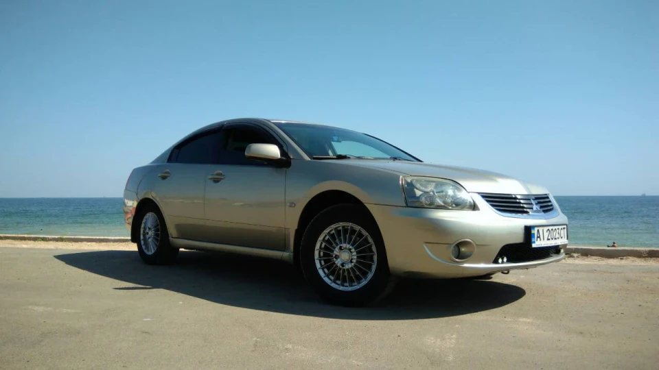 Mitsubishi Galant 3